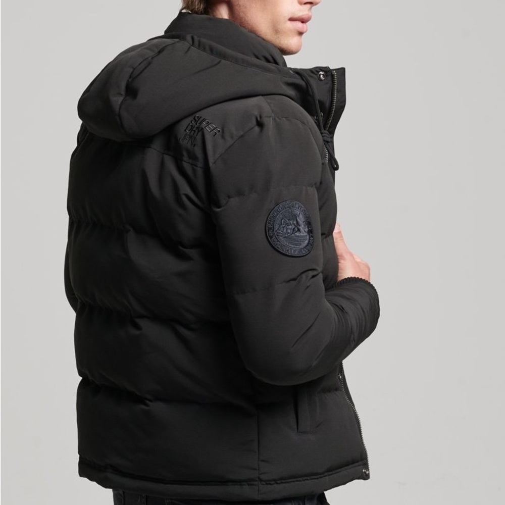 Superdry Everest Hooded Puffer Jacket. Medium. Black. [Used, like new]